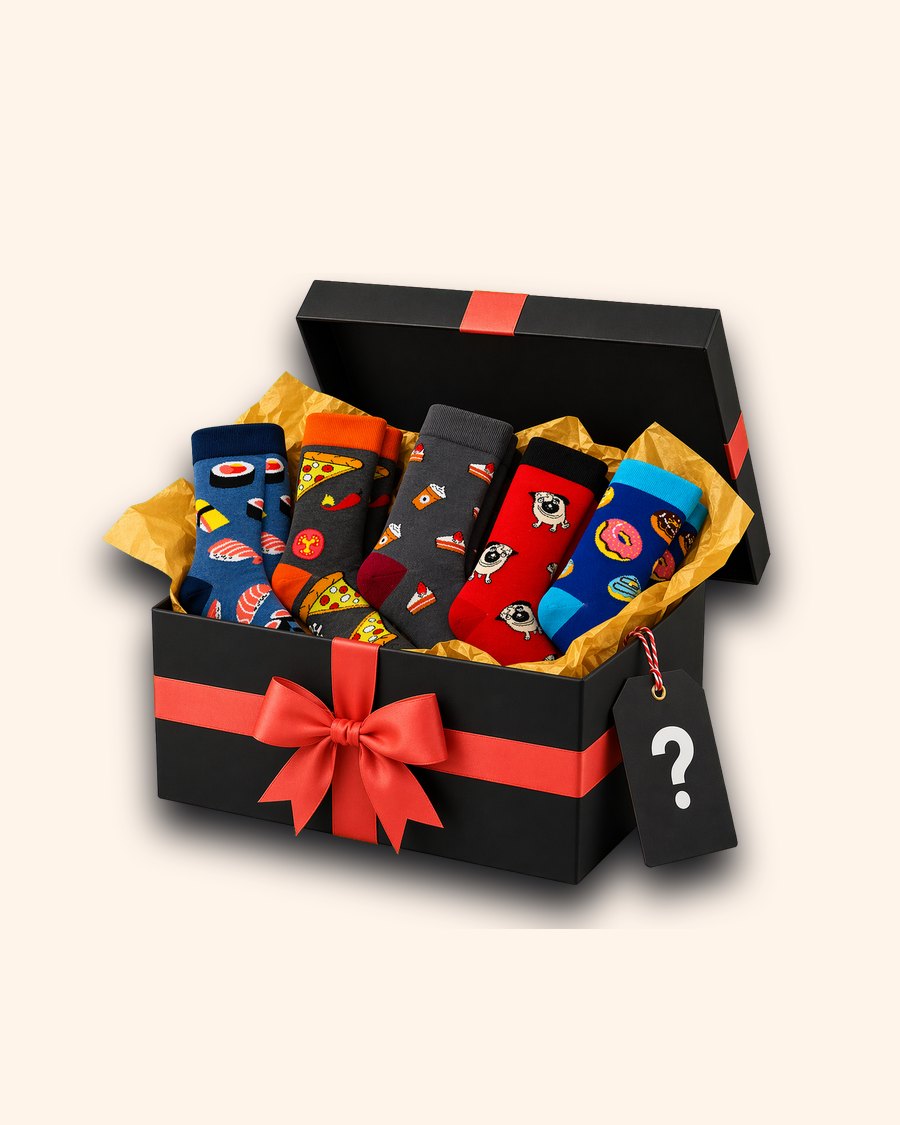 Otevřený mystery box s ponožkami